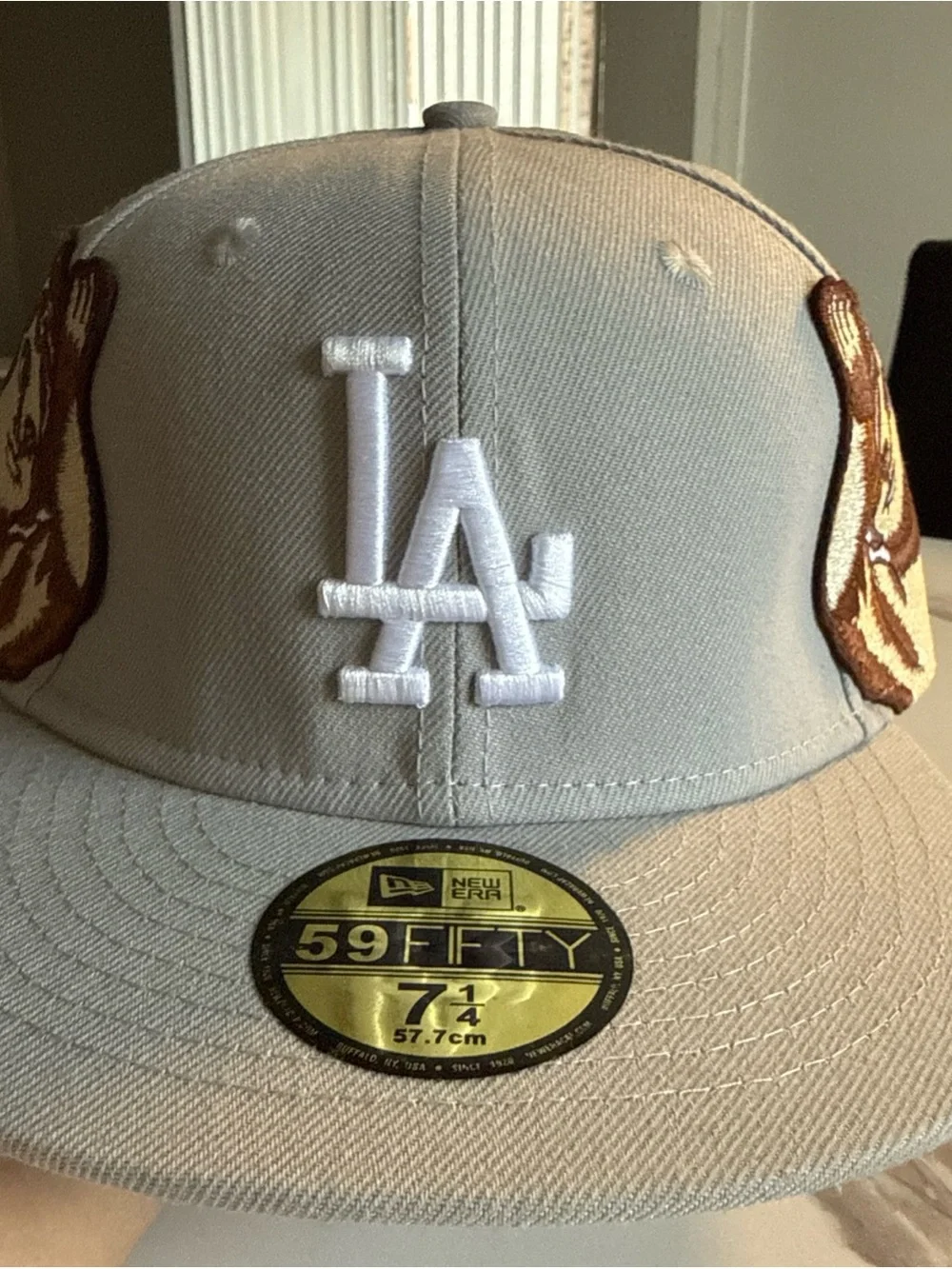 New Era Kids LA Embroidered Snapback Hat in Light Gray